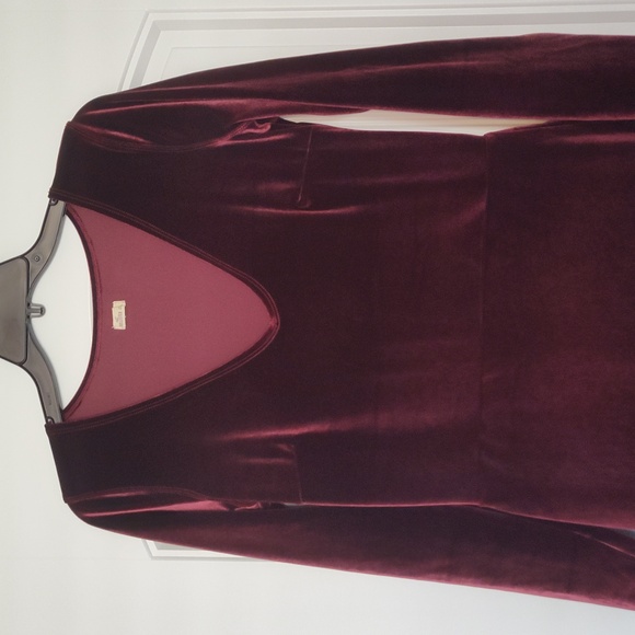 Hollister Velvet Dress - Picture 2 of 7